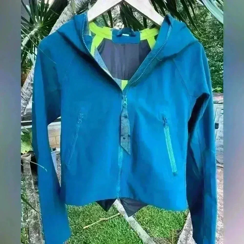 Lululemon $248 Rain or Shine Coat Trench Glyde Convertible Teal Blue Neon‎ Green